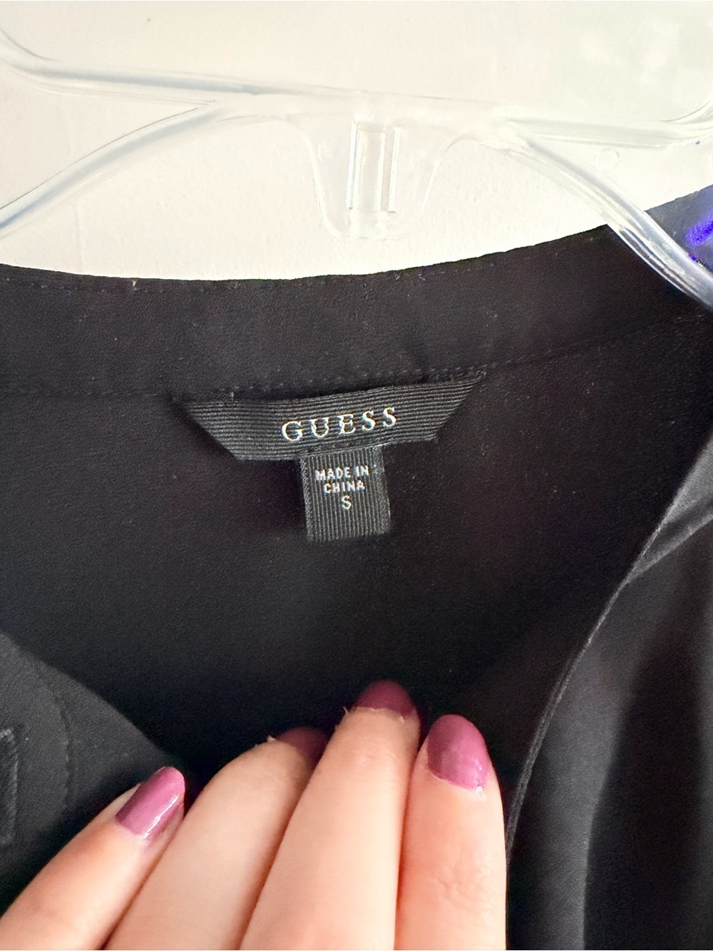 GUESS Black High-Low Sleeveless Blouse with Gold Button Detail Size Small - Picture 7 of 9